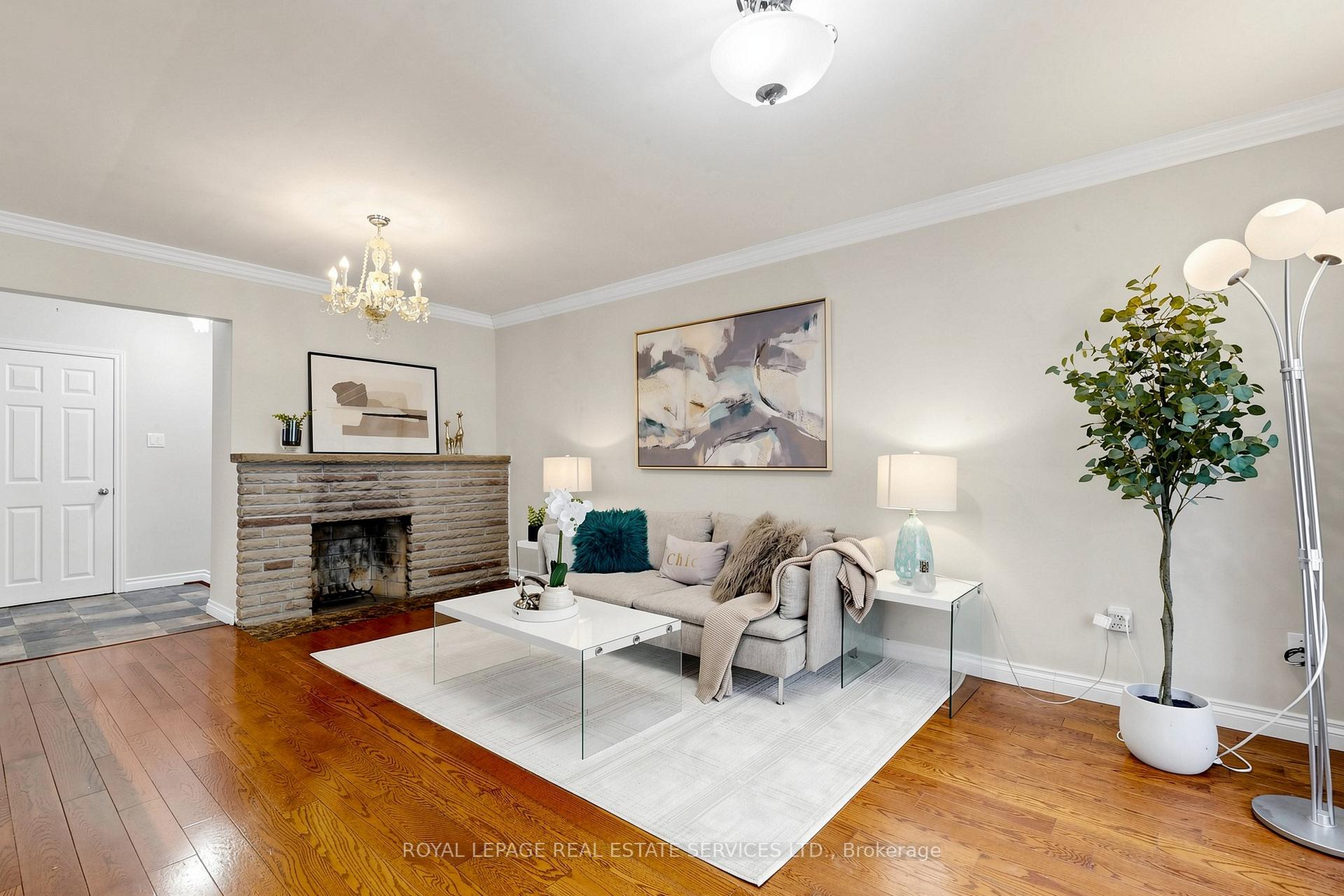 Photo 5 of 3009 O'Hagan Drive, Mississauga, Erindale — HOMEH