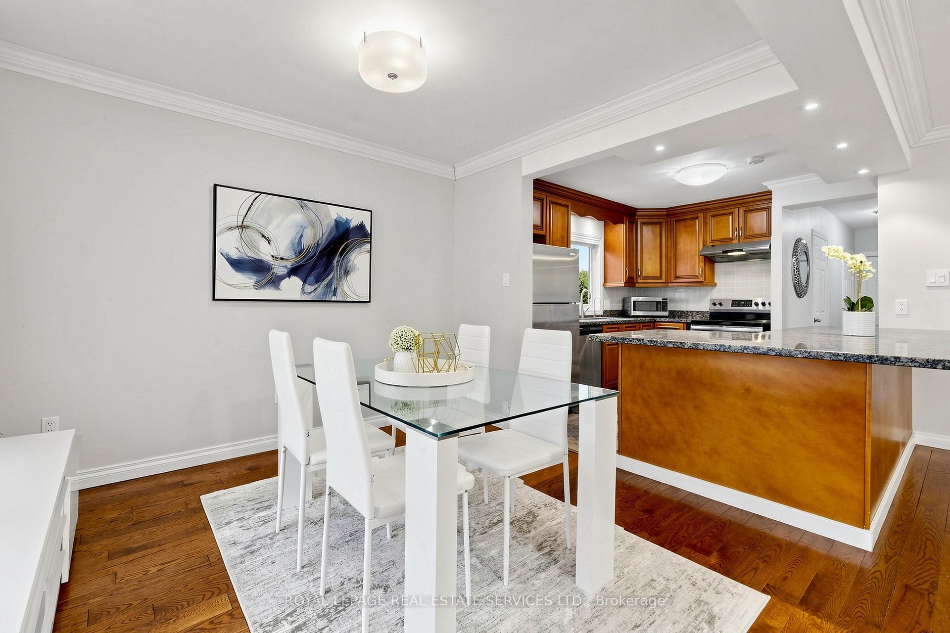 Photo 10 of 3009 O'Hagan Drive, Mississauga, Erindale — HOMEH