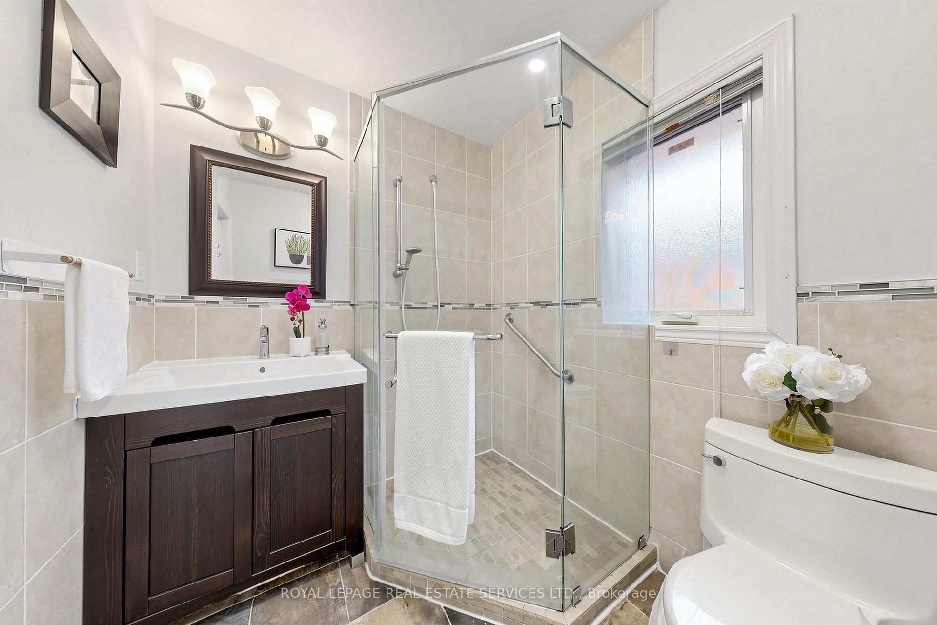 Photo 17 of 3009 O'Hagan Drive, Mississauga, Erindale — HOMEH