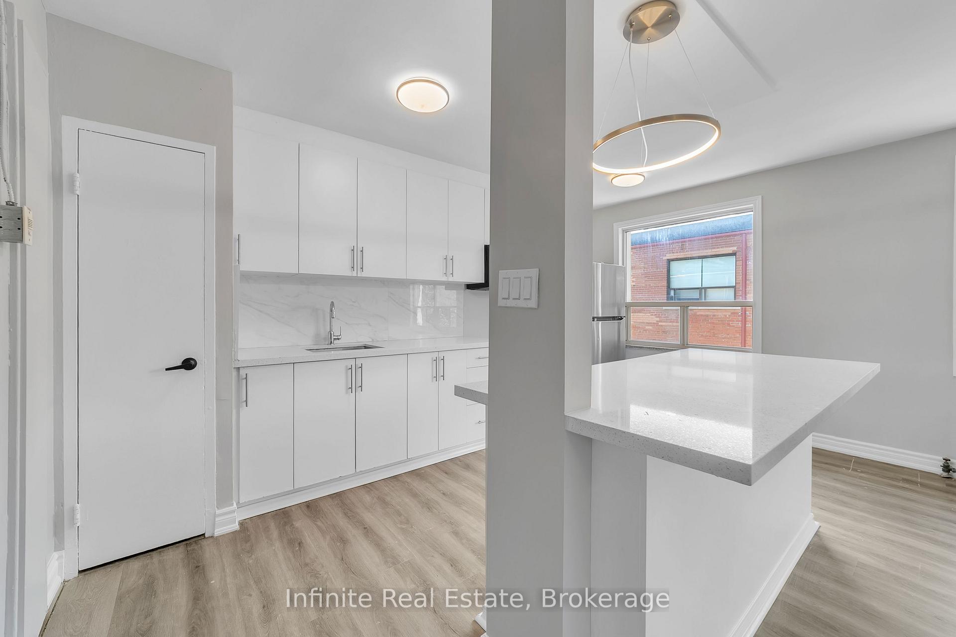 Photo 4 of Unit 310, 896 Eglinton Avenue E, Toronto, Leaside — HOMEH