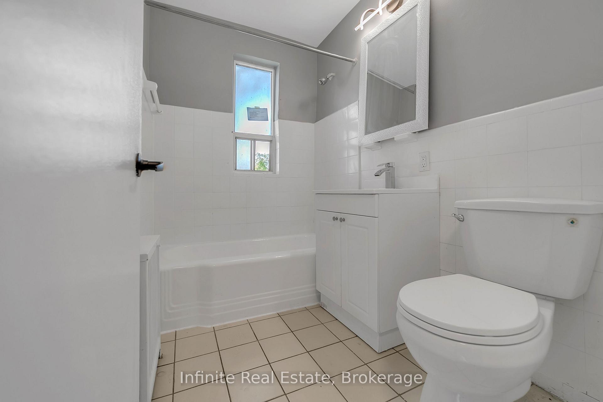 Photo 12 of Unit 310, 896 Eglinton Avenue E, Toronto, Leaside — HOMEH