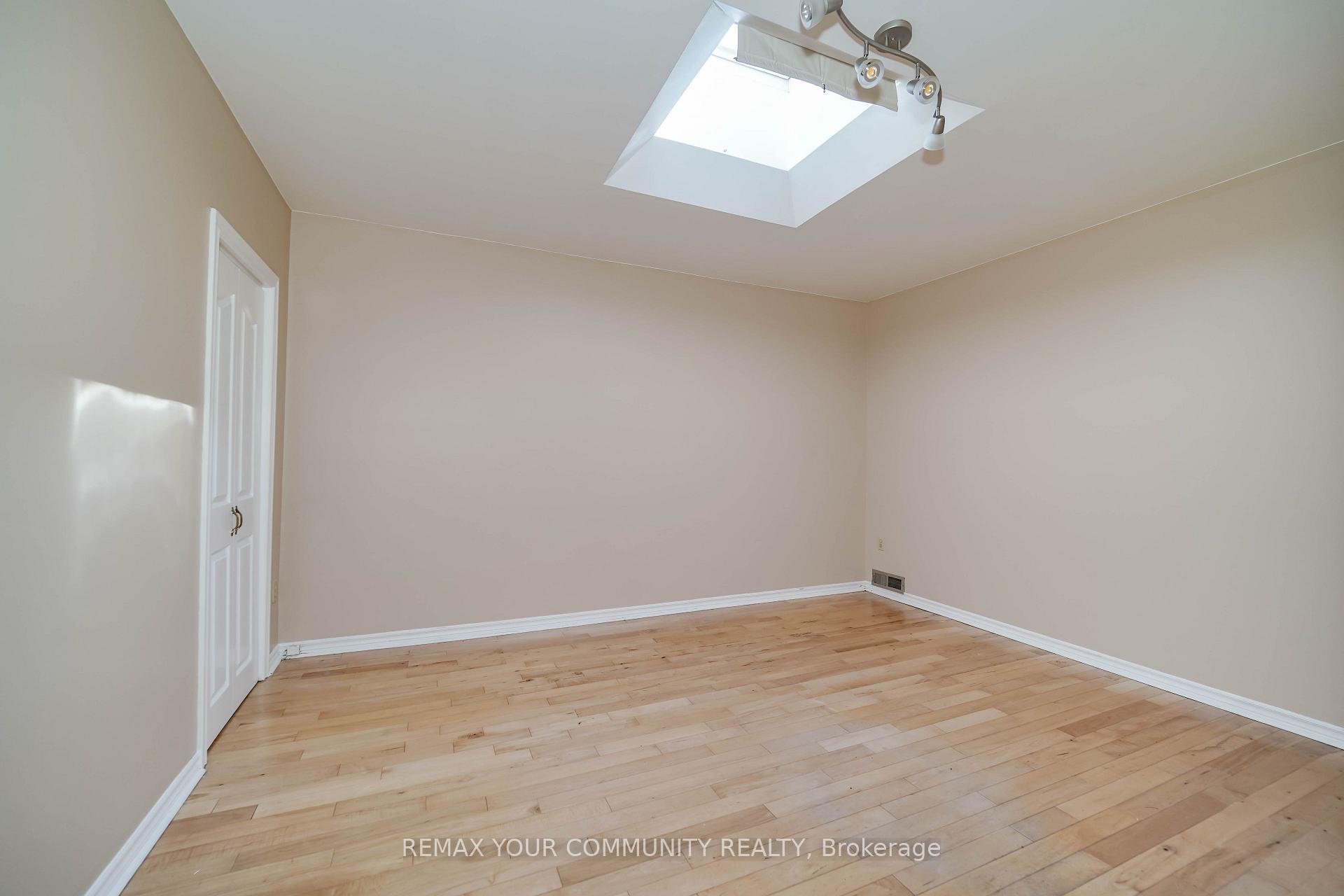 Photo 33 of 1378 Danforth Avenue, Toronto, East York — HOMEH