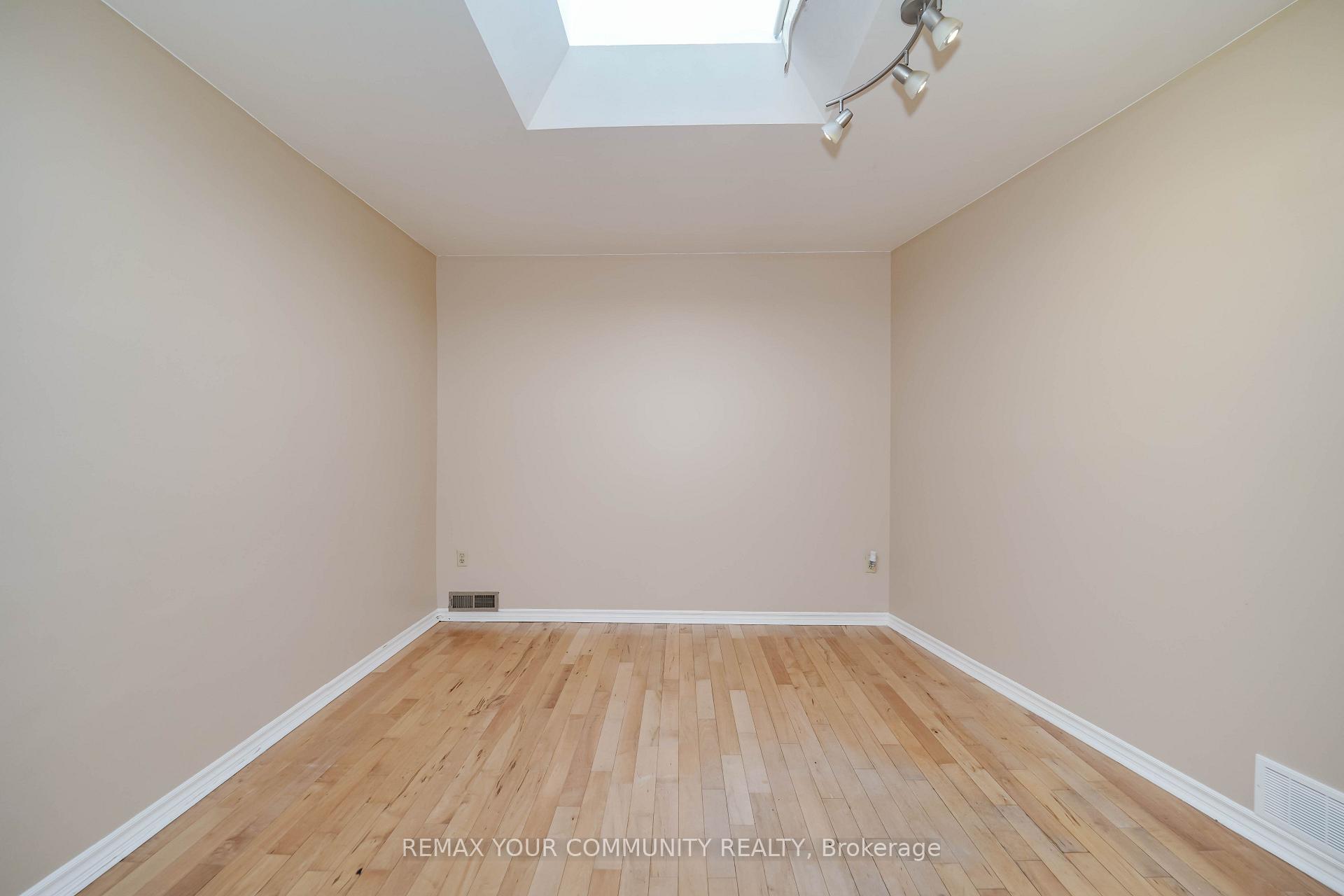 Photo 18 of 1378 Danforth Avenue, Toronto, East York — HOMEH