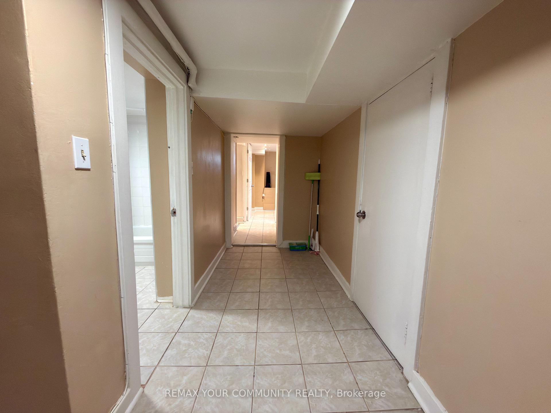 Photo 5 of Unit Lower Room 2, 86 Lesmount Avenue, Toronto, East York — HOMEH