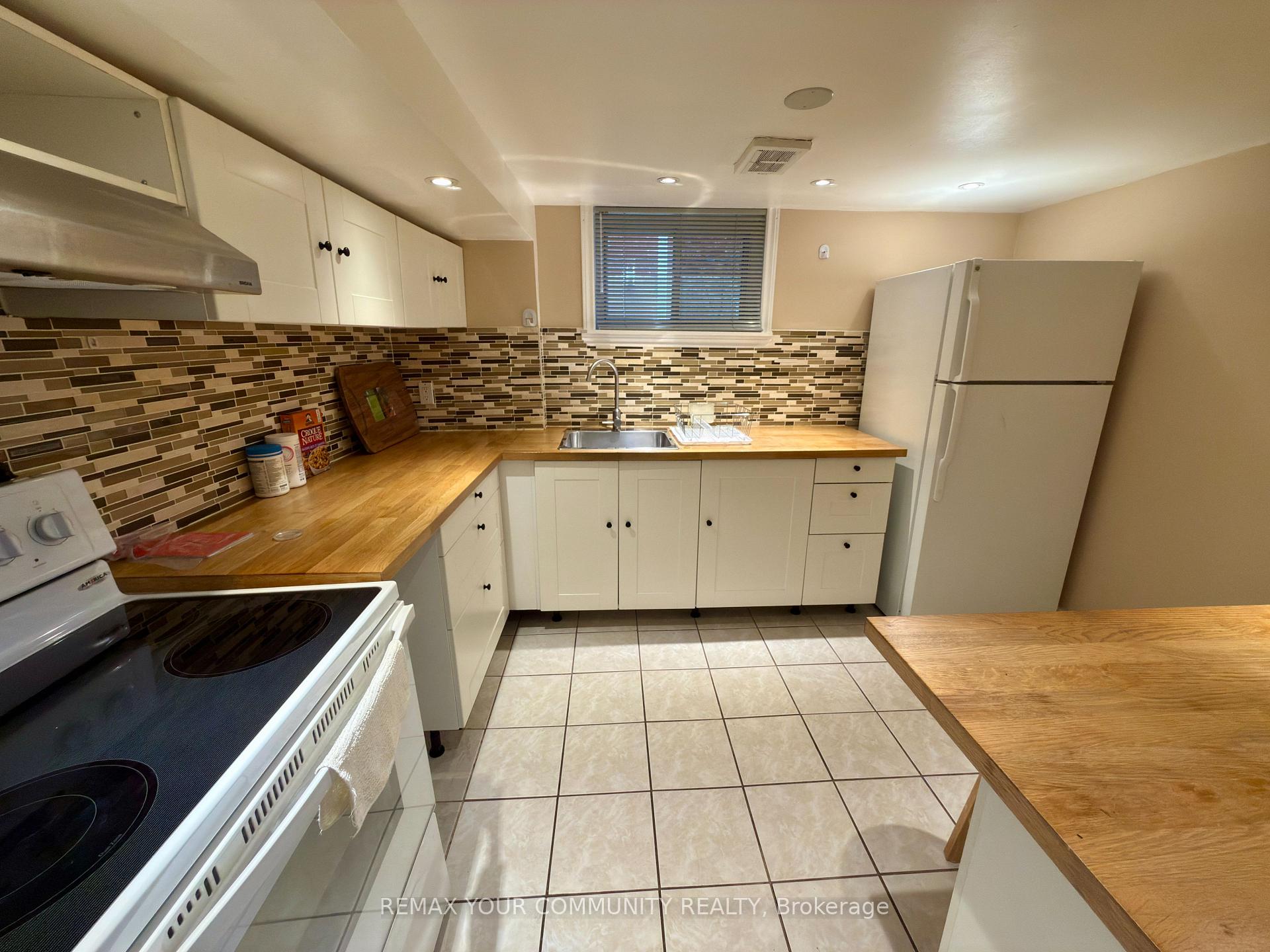 Photo 10 of Unit Lower Room 2, 86 Lesmount Avenue, Toronto, East York — HOMEH