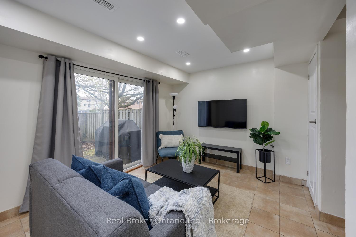 Photo 21 of Unit 30, 220 Ormond Drive, Oshawa, Samac — HOMEH