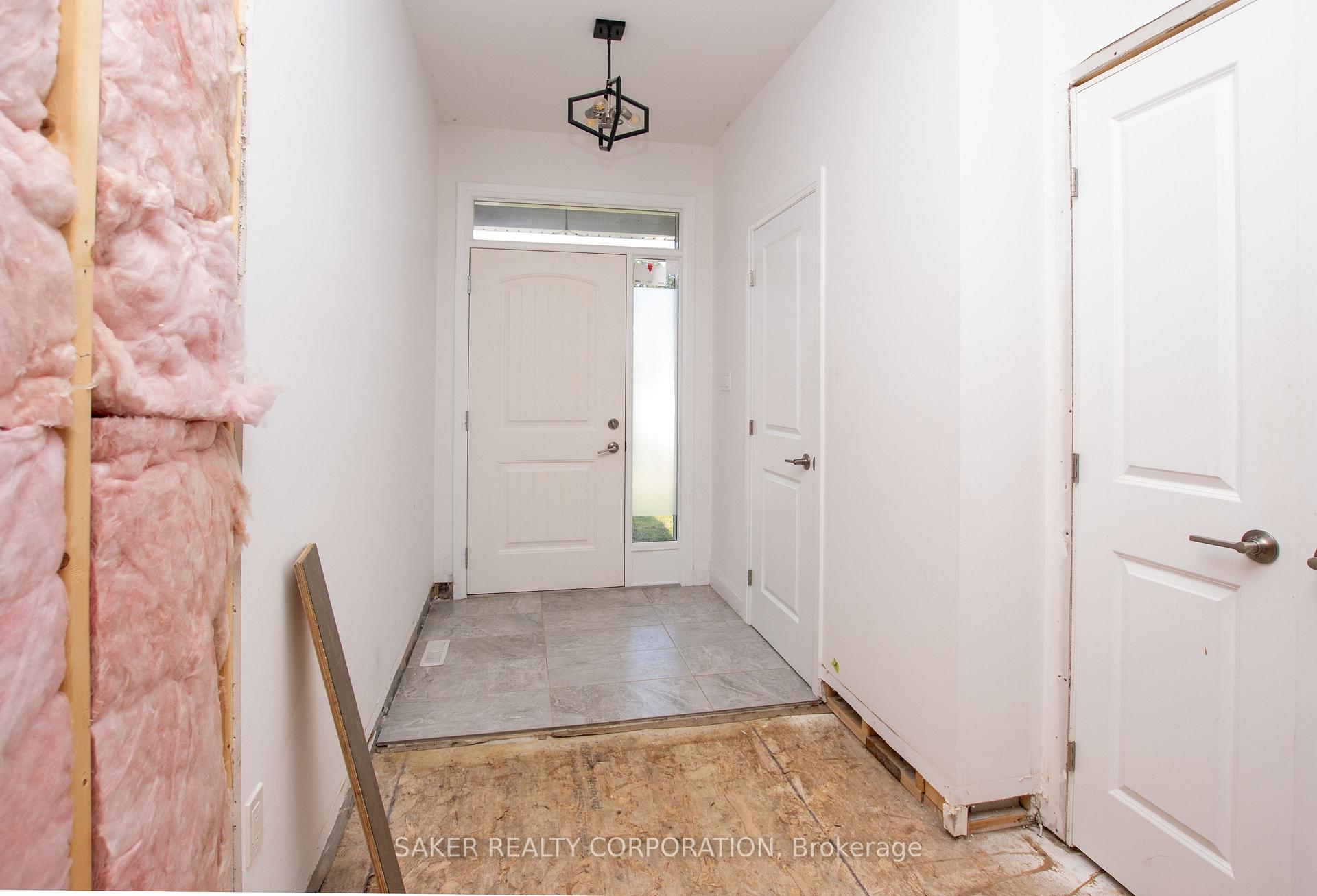 Photo 6 of 16 Armstrong Street, Strathroy-Caradoc, Mount Brydges — HOMEH