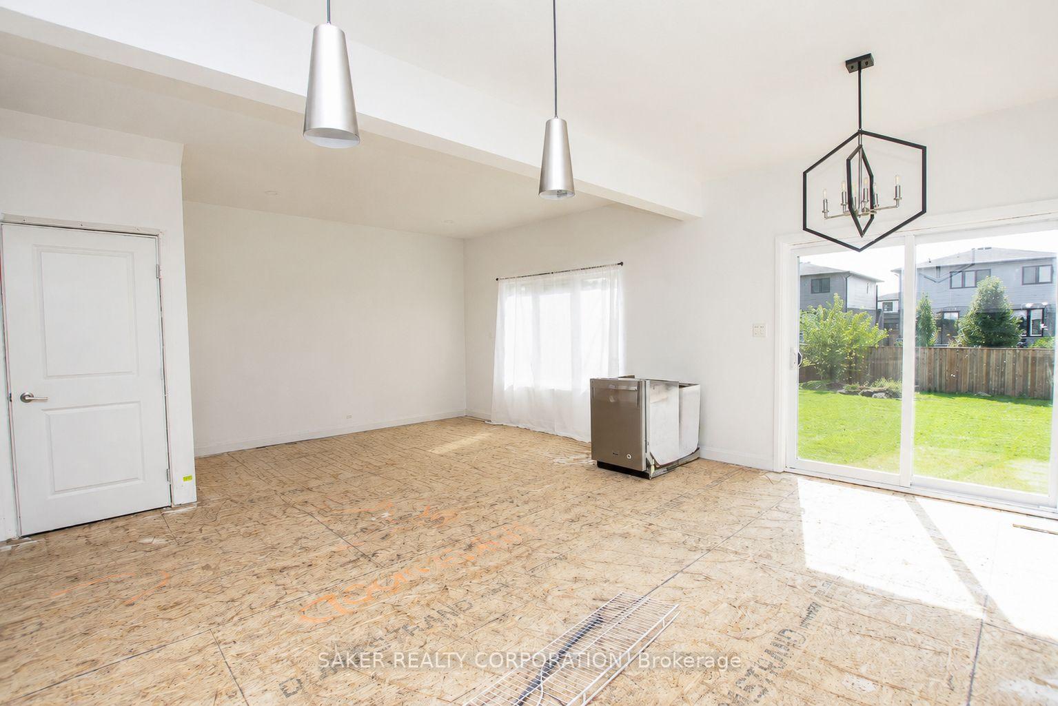 Photo 11 of 16 Armstrong Street, Strathroy-Caradoc, Mount Brydges — HOMEH
