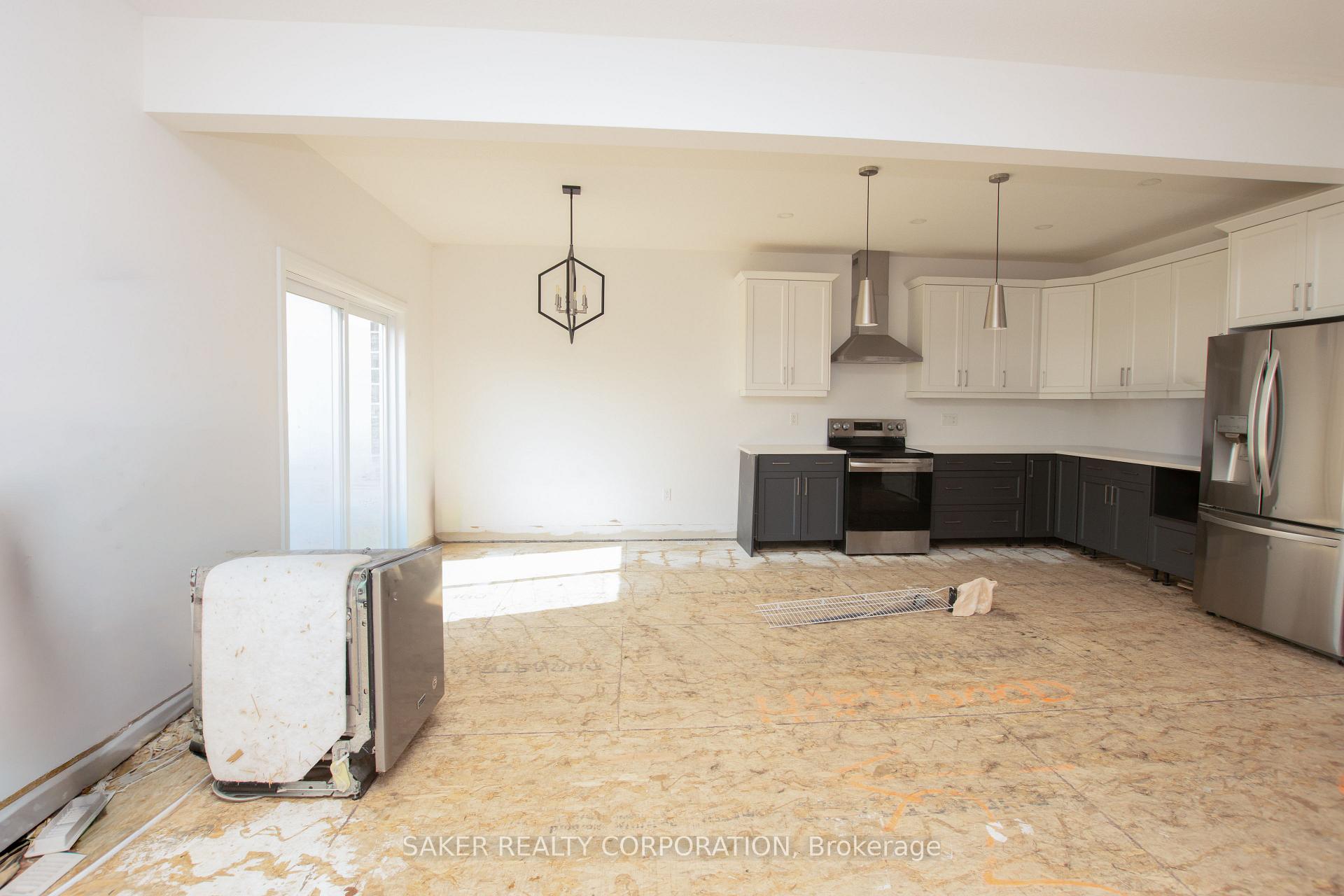 Photo 14 of 16 Armstrong Street, Strathroy-Caradoc, Mount Brydges — HOMEH