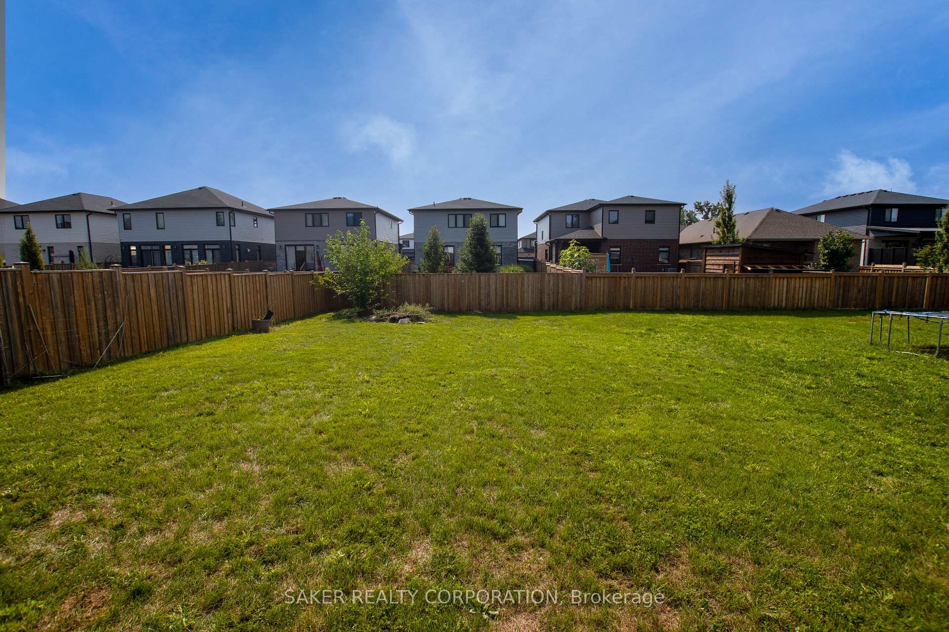 Photo 29 of 16 Armstrong Street, Strathroy-Caradoc, Mount Brydges — HOMEH