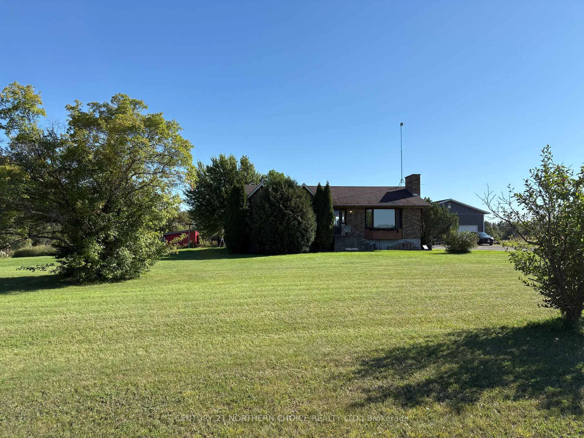 Photo of 859 Burriss Road E