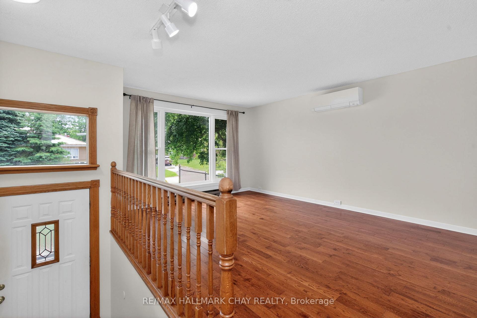 Photo 5 of 716 Dominion Avenue, Midland — HOMEH