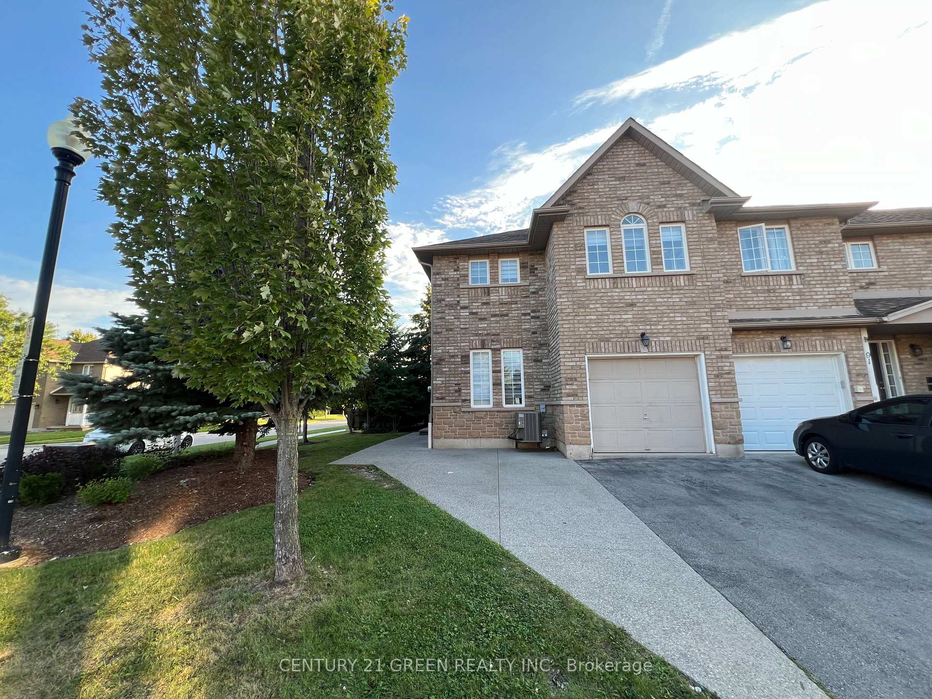 Photo 3 of Unit 92, 4055 Forest Run Avenue, Burlington, Tansley — HOMEH
