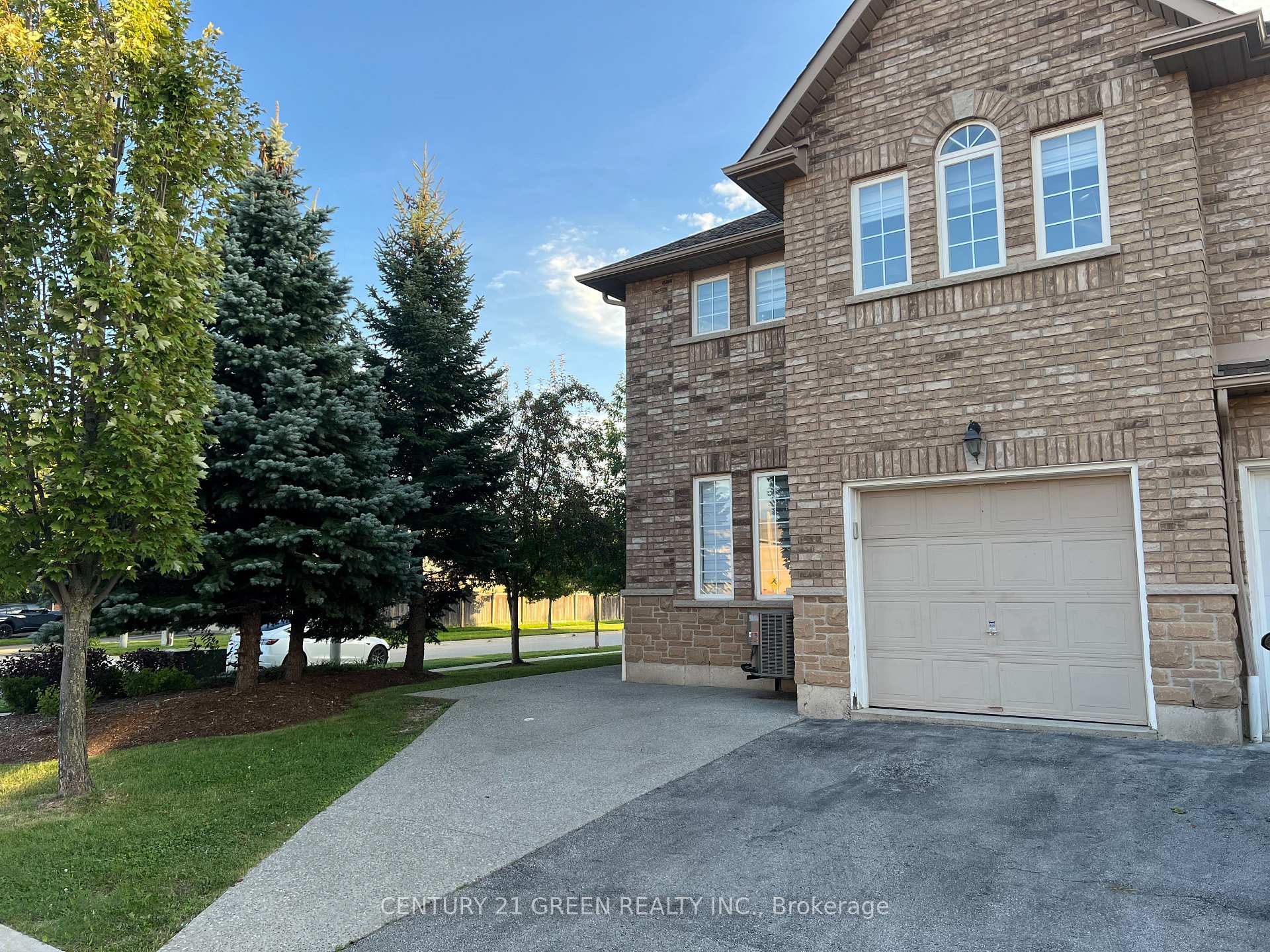 Photo 4 of Unit 92, 4055 Forest Run Avenue, Burlington, Tansley — HOMEH
