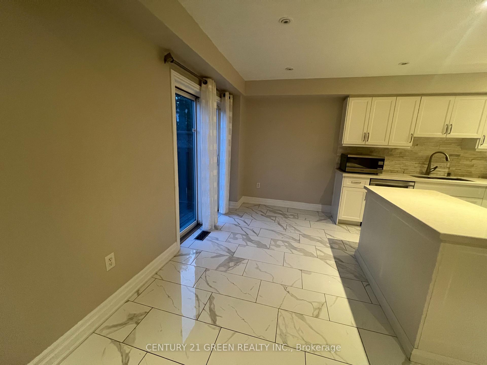 Photo 13 of Unit 92, 4055 Forest Run Avenue, Burlington, Tansley — HOMEH