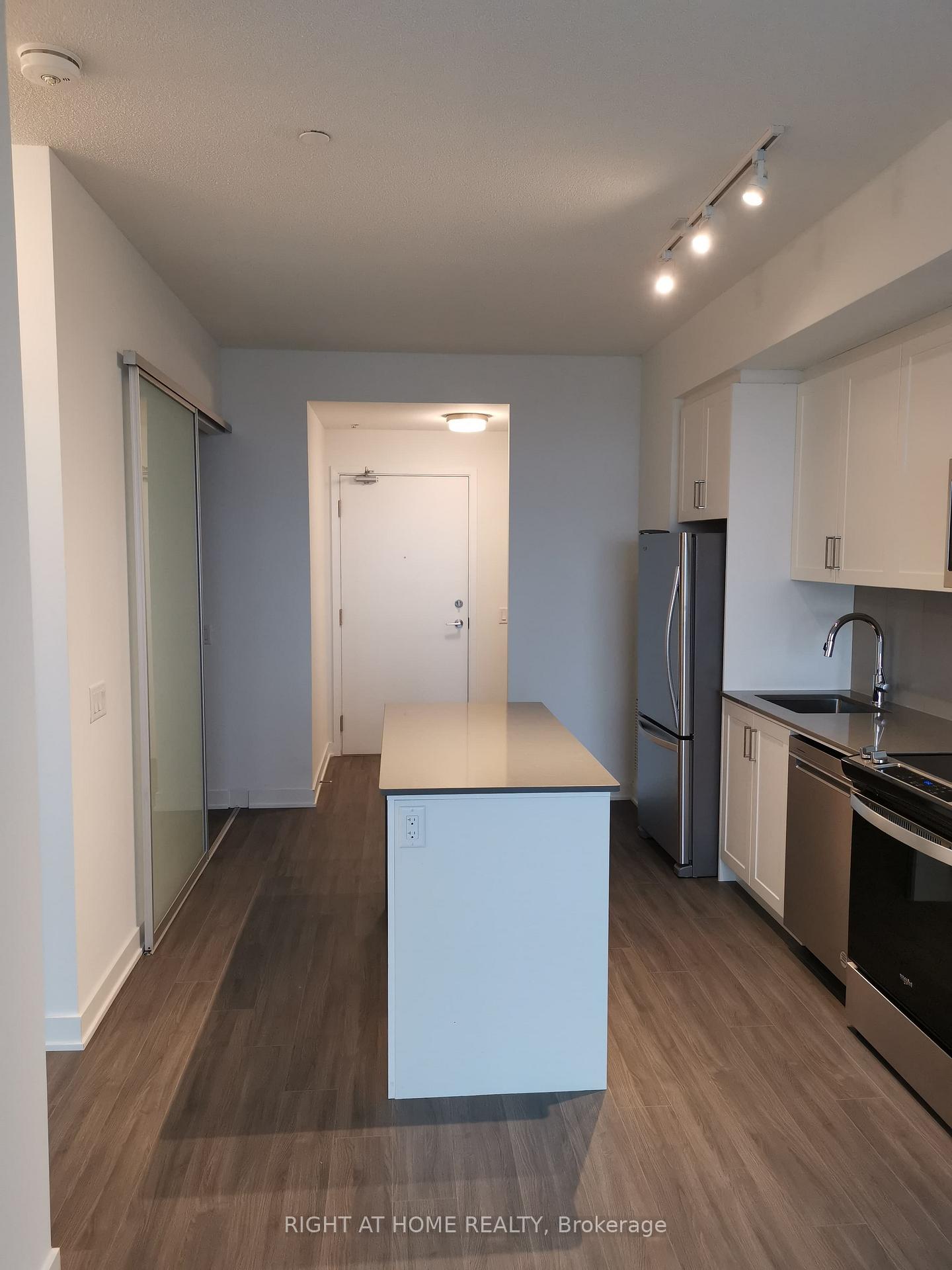 Photo 1 of Unit 612, 681 Yonge Street E, Barrie, Painswick South — HOMEH