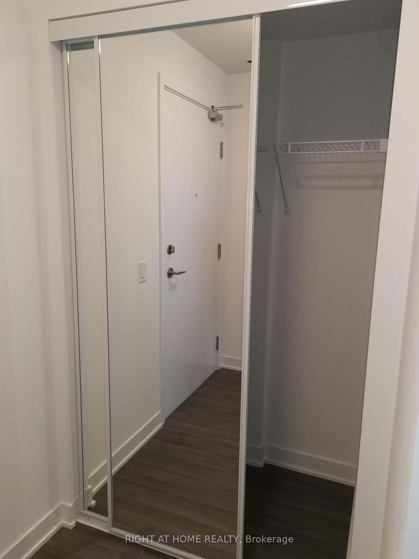 Photo 2 of Unit 612, 681 Yonge Street E, Barrie, Painswick South — HOMEH