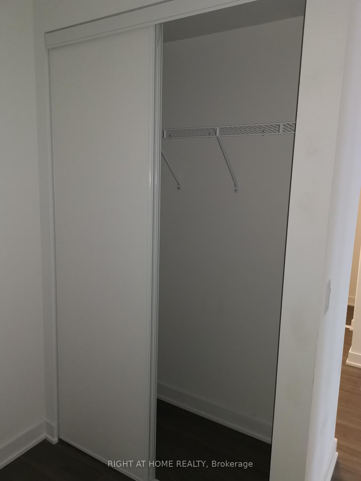 Photo 4 of Unit 612, 681 Yonge Street E, Barrie, Painswick South — HOMEH