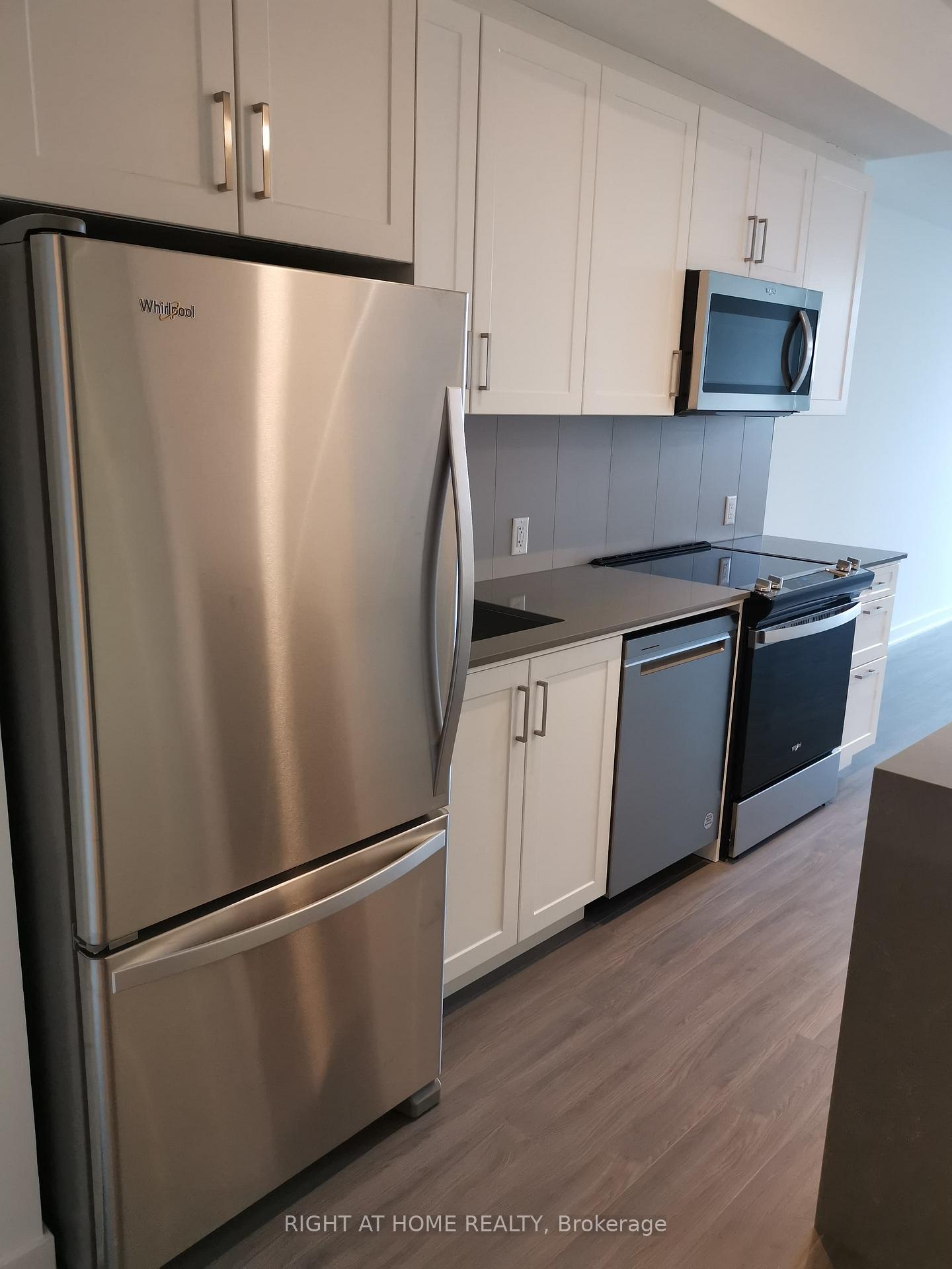 Photo 9 of Unit 612, 681 Yonge Street E, Barrie, Painswick South — HOMEH