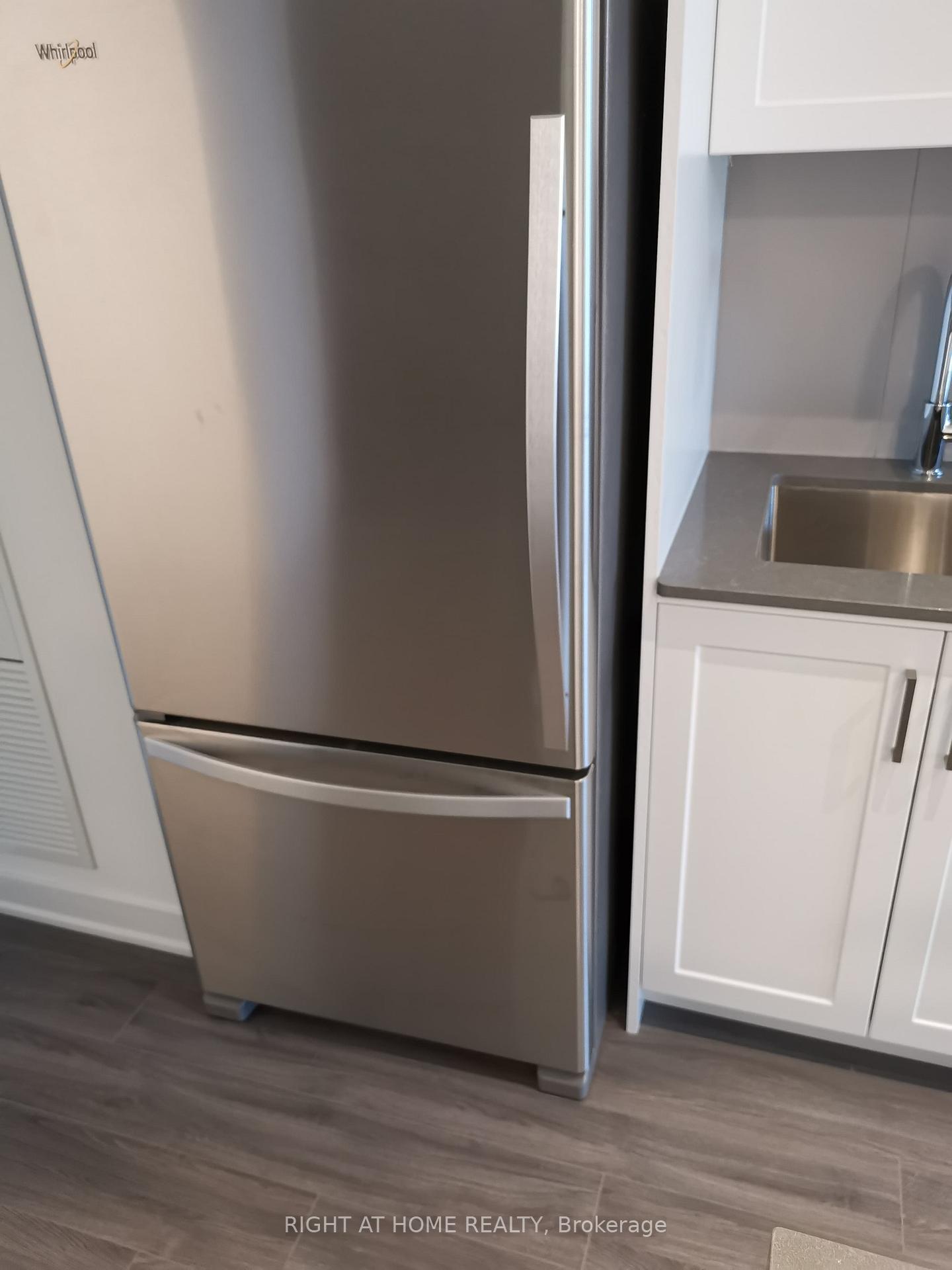 Photo 14 of Unit 612, 681 Yonge Street E, Barrie, Painswick South — HOMEH