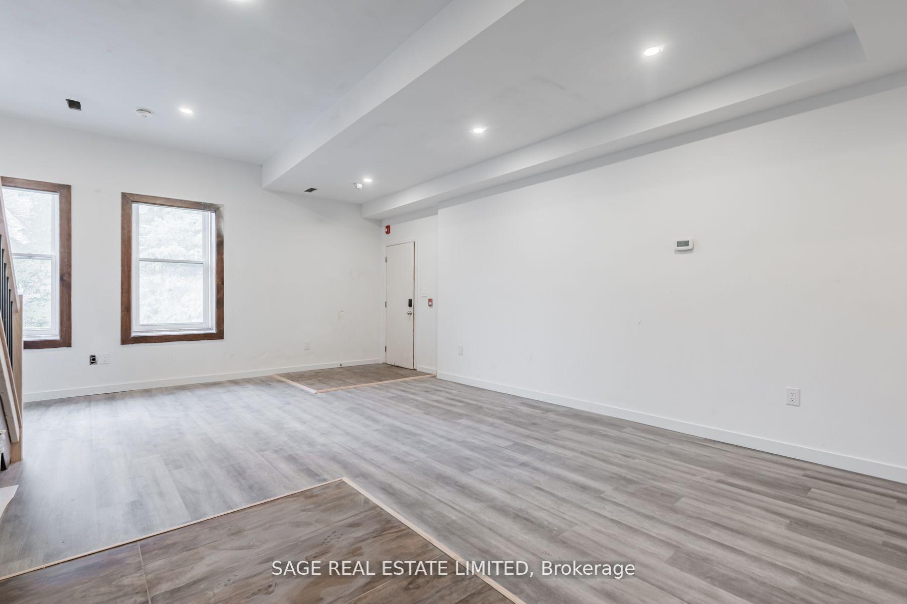 Photo 5 of Unit 10, 14 Cross Street, Hamilton, Dundas — HOMEH