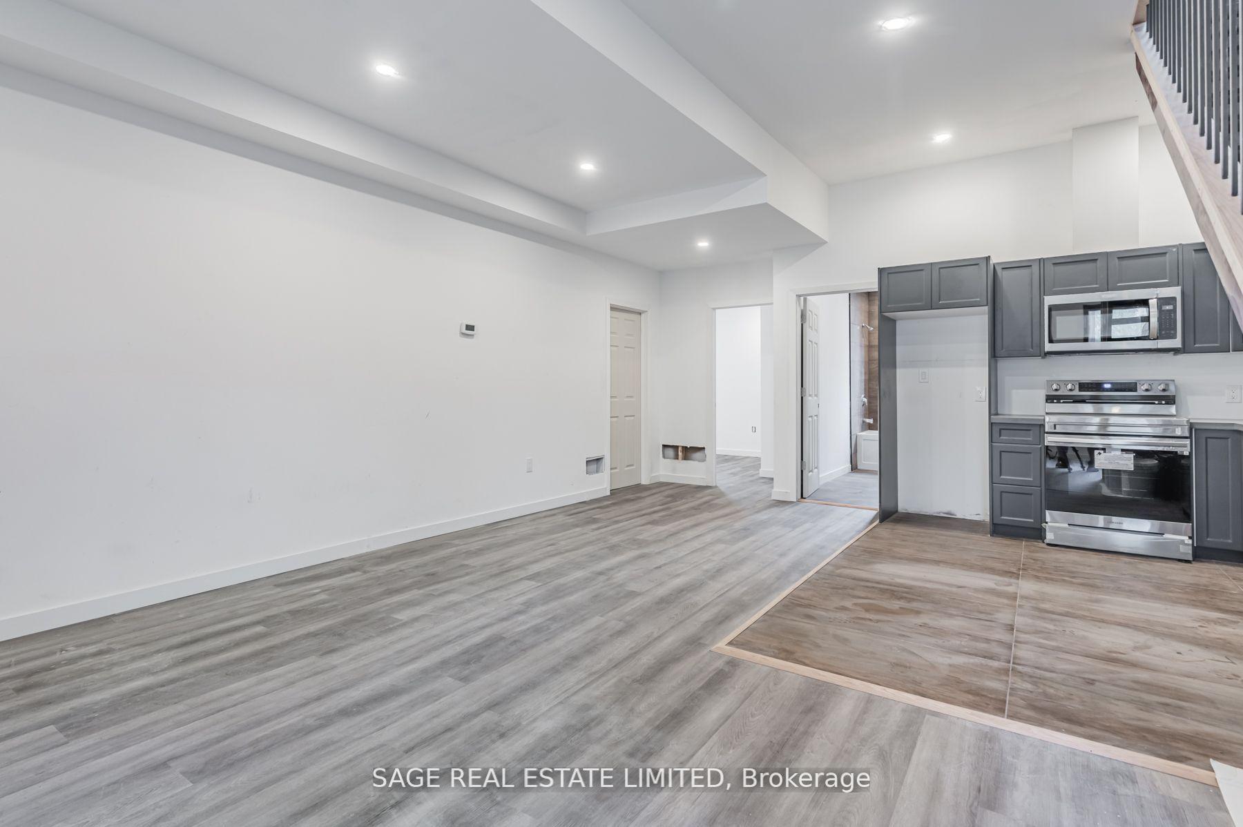 Photo 8 of Unit 10, 14 Cross Street, Hamilton, Dundas — HOMEH
