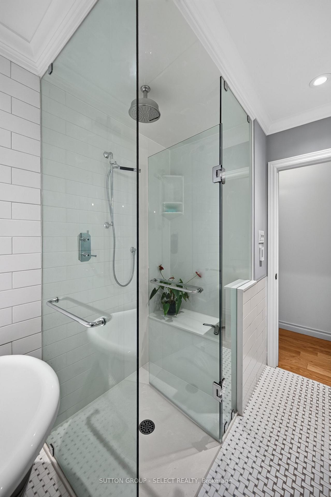 Photo 20 of 847 Clearview Avenue, London, North Q — HOMEH