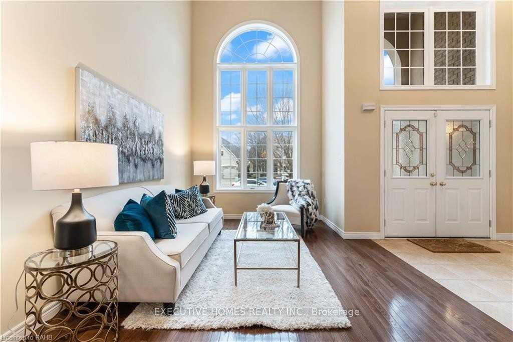 Photo 6 of Unit (Main Level), 8 Roelfson Drive, Hamilton, Meadowlands — HOMEH