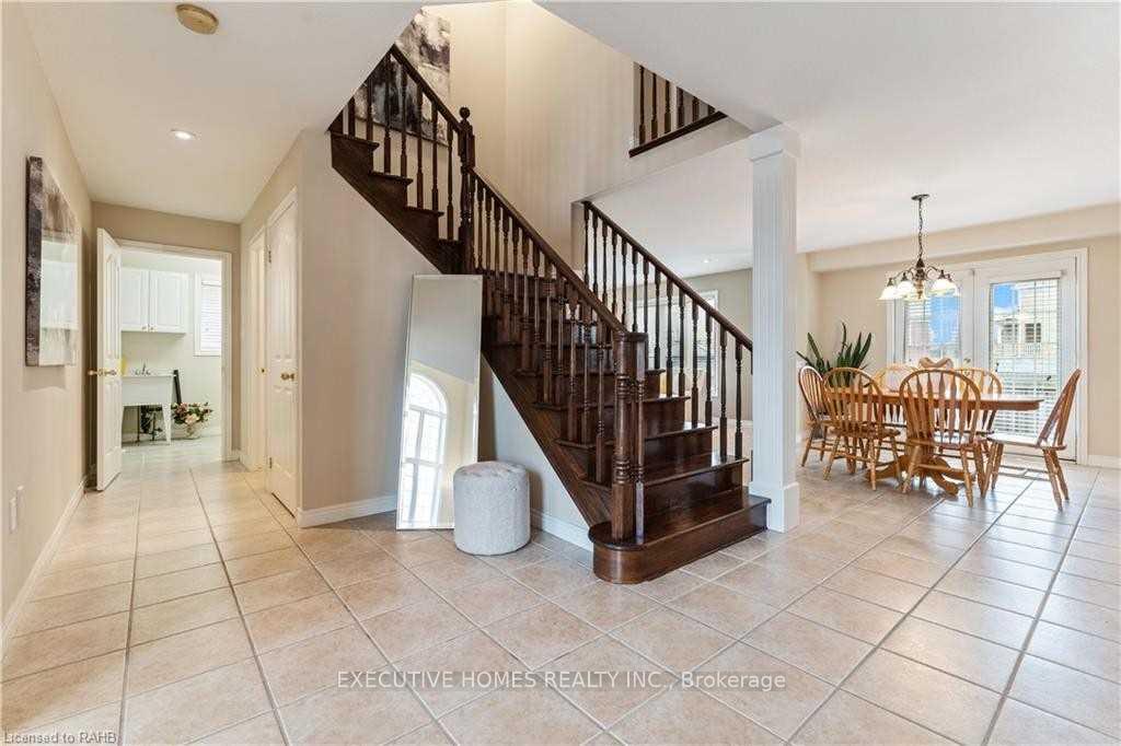 Photo 11 of Unit (Main Level), 8 Roelfson Drive, Hamilton, Meadowlands — HOMEH