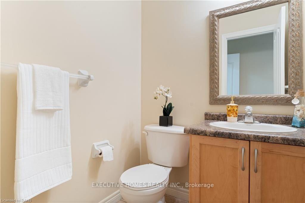 Photo 12 of Unit (Main Level), 8 Roelfson Drive, Hamilton, Meadowlands — HOMEH