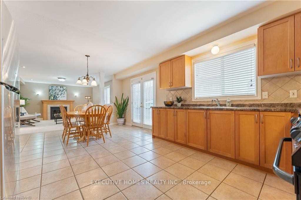 Photo 17 of Unit (Main Level), 8 Roelfson Drive, Hamilton, Meadowlands — HOMEH