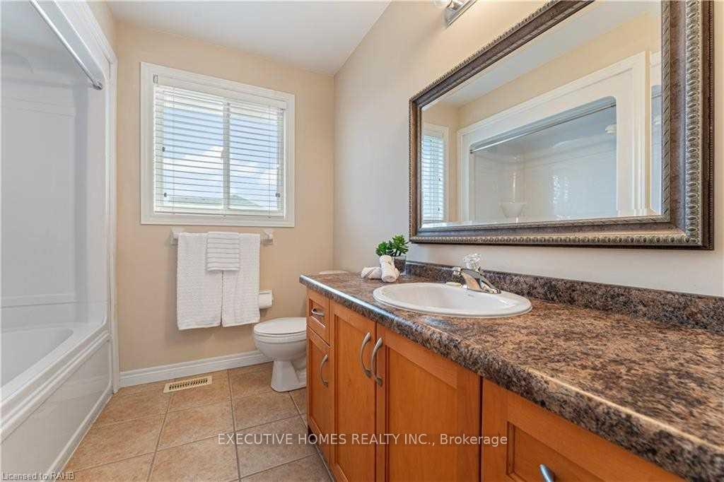 Photo 26 of Unit (Main Level), 8 Roelfson Drive, Hamilton, Meadowlands — HOMEH