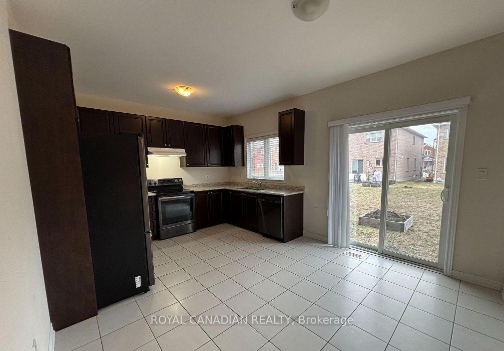 Photo 6 of 7 Jardine Street, Brock, Beaverton — HOMEH