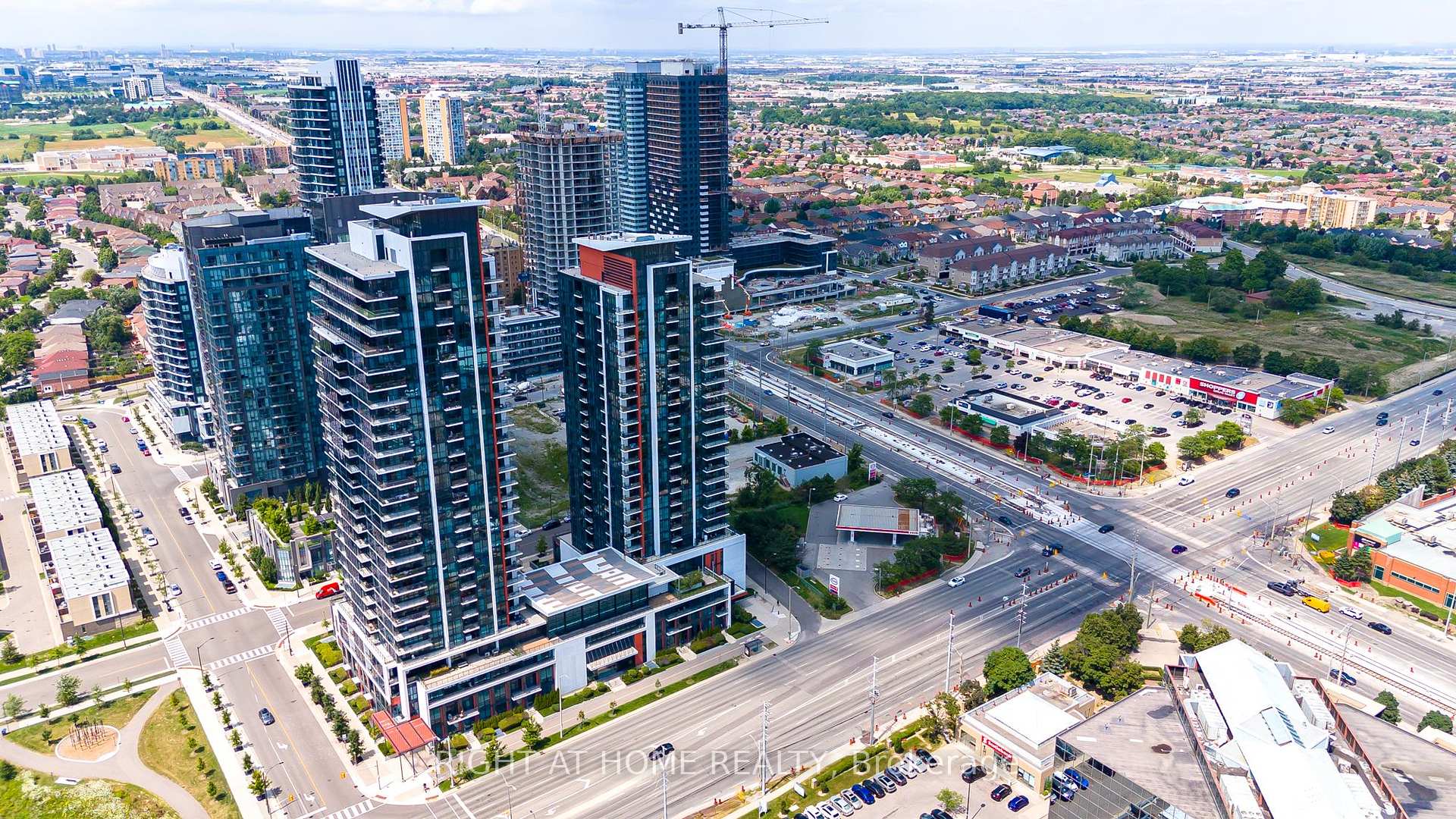 Front of Unit 101, 55 Eglinton Avenue W