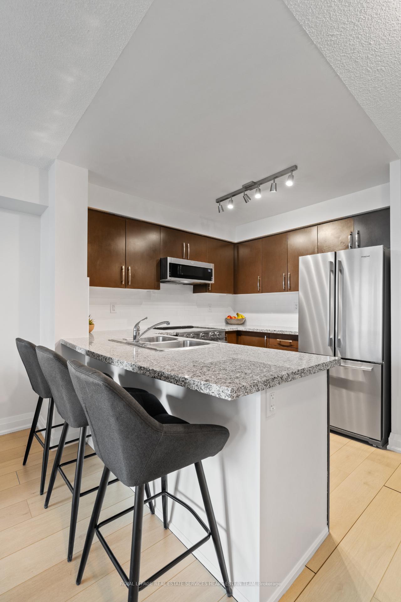 Photo 6 of Unit 606, 3 Michael Power Place, Etobicoke, Islington-City Centre West — HOMEH