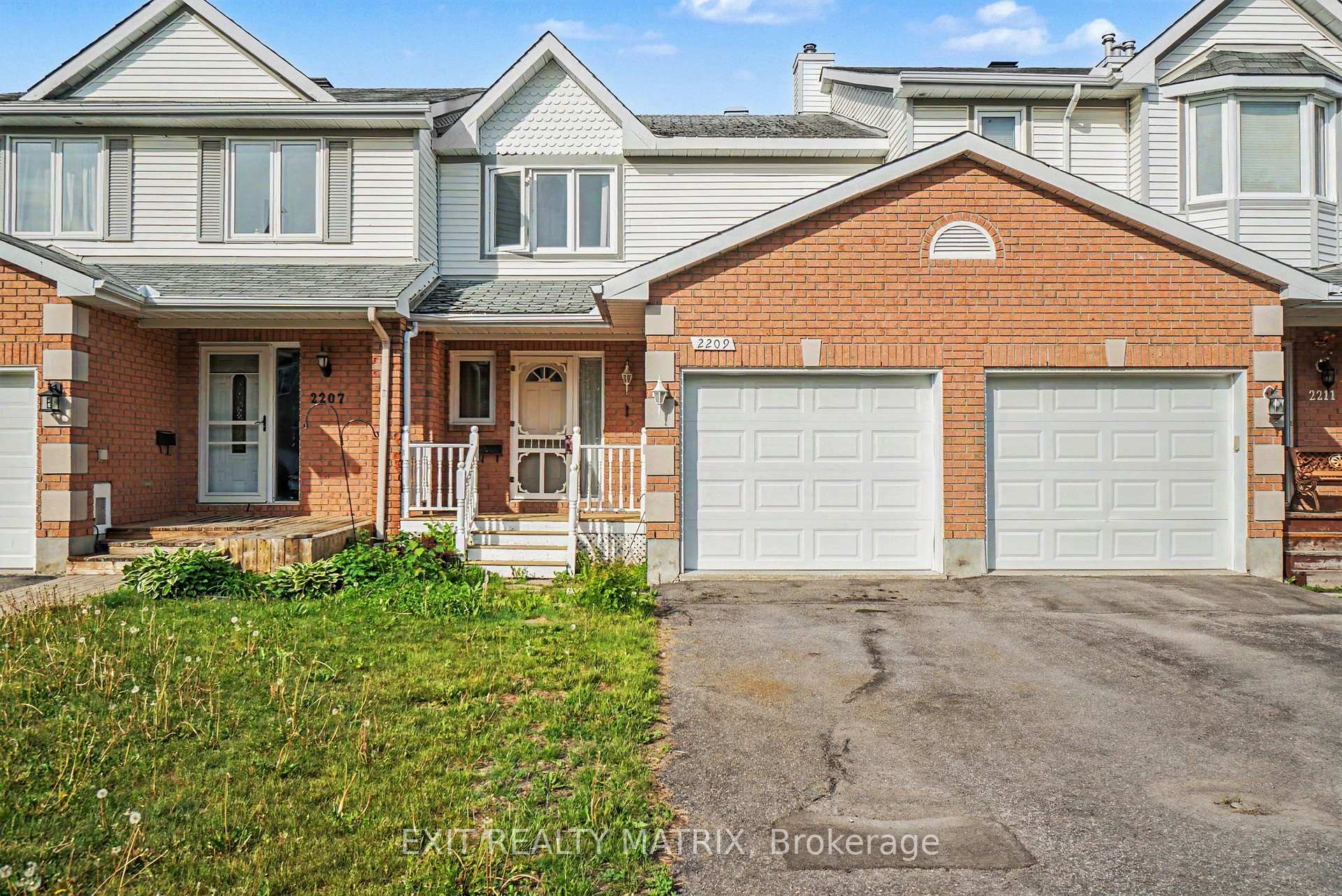Photo 1 of 2209 Saturn Crescent, Ottawa, Fallingbrook/Gardenway South — HOMEH