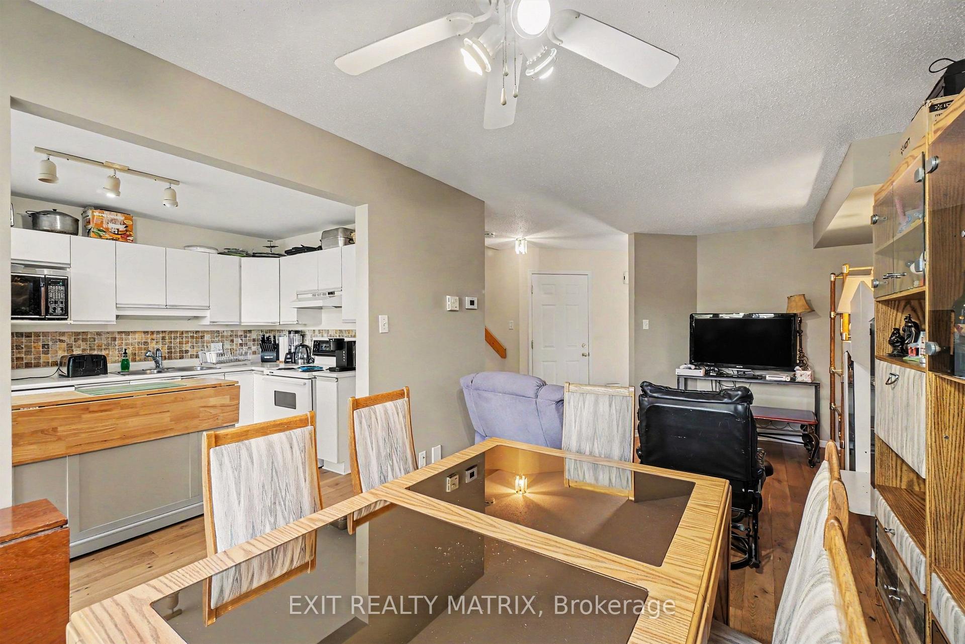 Photo 7 of 2209 Saturn Crescent, Ottawa, Fallingbrook/Gardenway South — HOMEH
