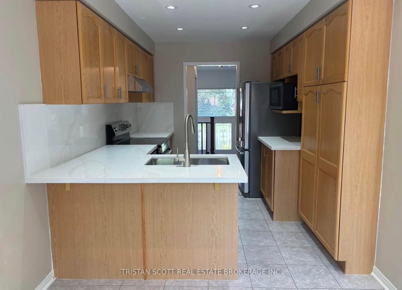 Photo 3 of Unit MAIN, 1092 Lebanon Drive, Innisfil, Alcona — HOMEH