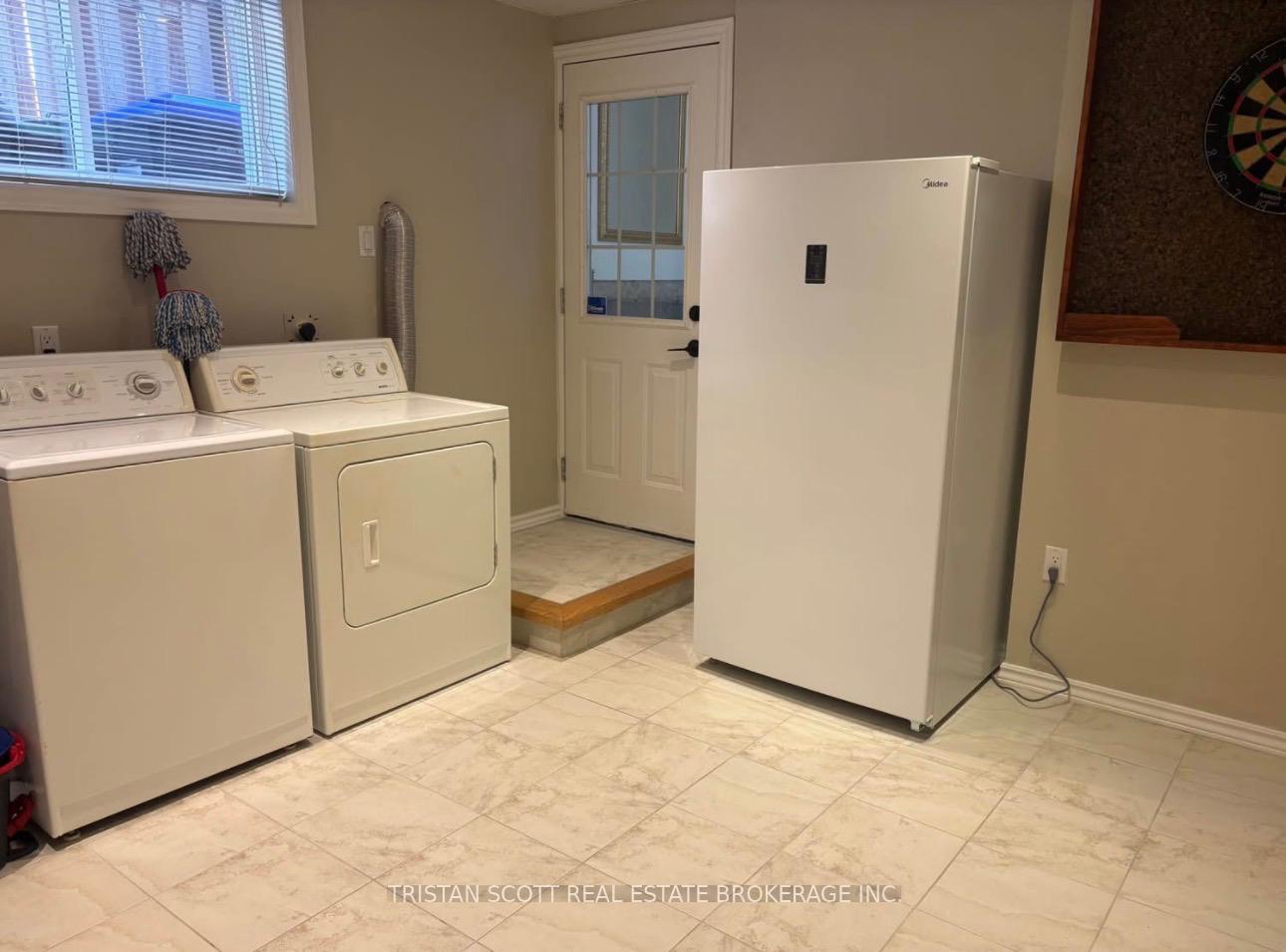 Photo 14 of Unit MAIN, 1092 Lebanon Drive, Innisfil, Alcona — HOMEH
