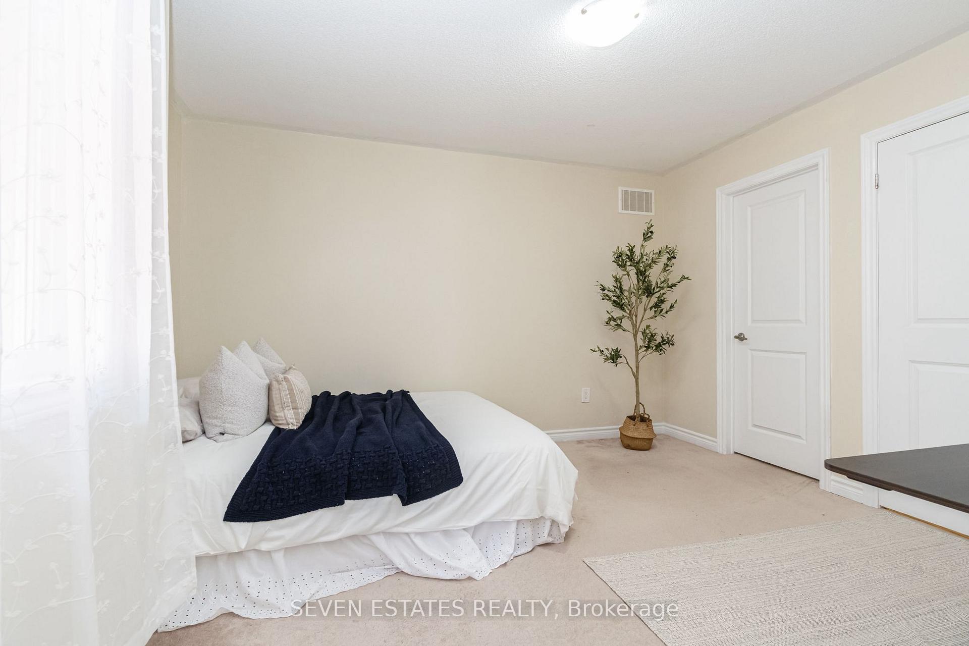 Photo 23 of 30 Sheldon Drive, Ajax, Central — HOMEH