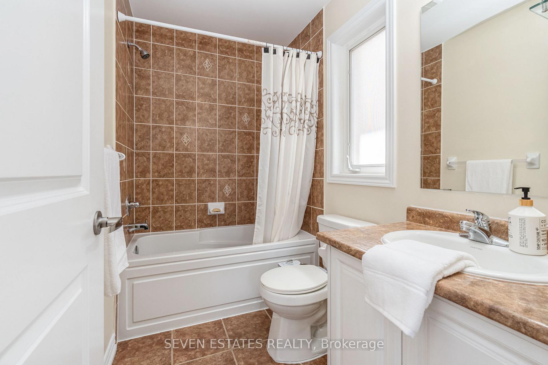 Photo 24 of 30 Sheldon Drive, Ajax, Central — HOMEH