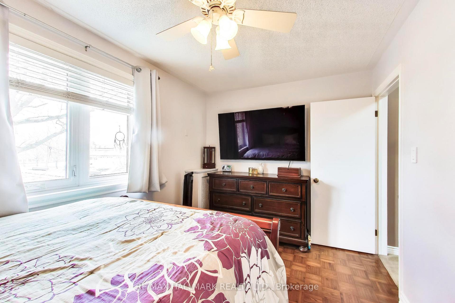 Photo 27 of 76 Ashbourne Drive, Etobicoke, Islington-City Centre West — HOMEH