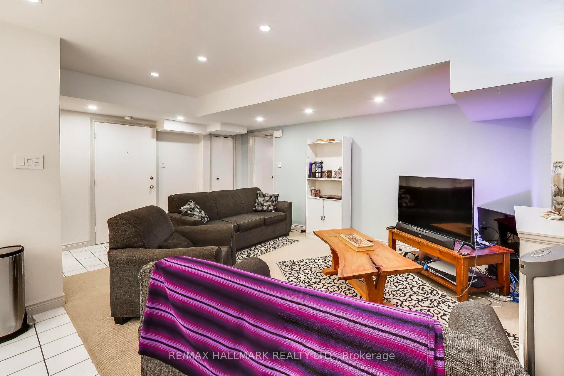 Photo 33 of 76 Ashbourne Drive, Etobicoke, Islington-City Centre West — HOMEH
