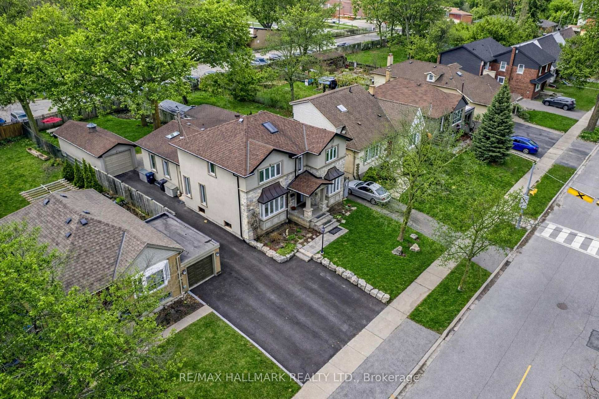 Photo 47 of 76 Ashbourne Drive, Etobicoke, Islington-City Centre West — HOMEH