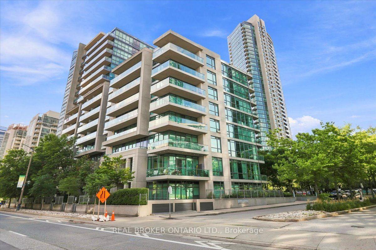 Front of Unit 1468, 209 Fort York Boulevard