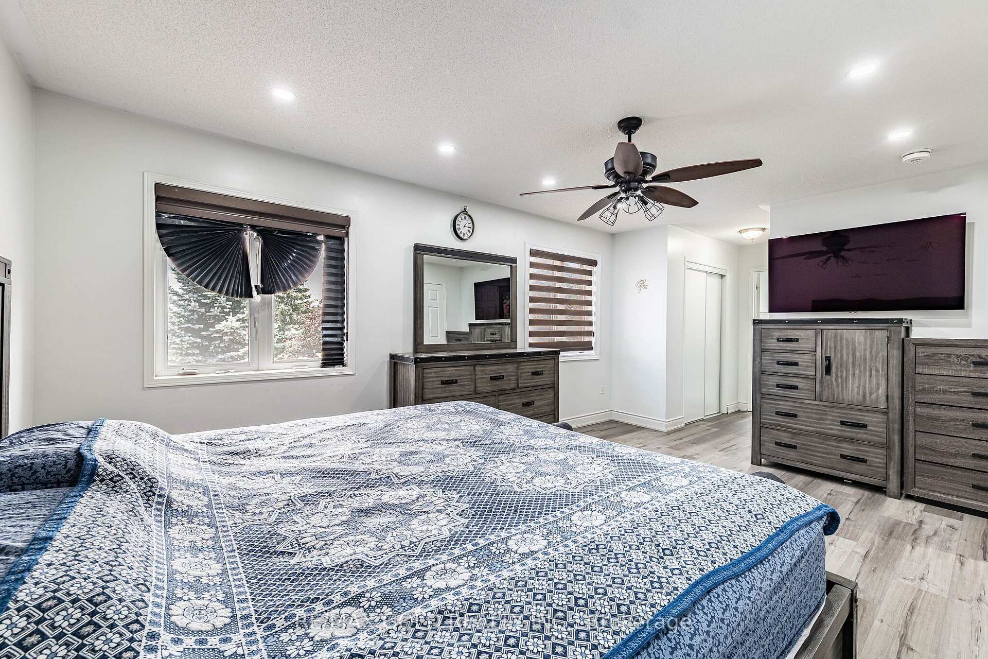 Photo 20 of 60 Four Seasons Circle, Brampton, Fletcher's Meadow — HOMEH