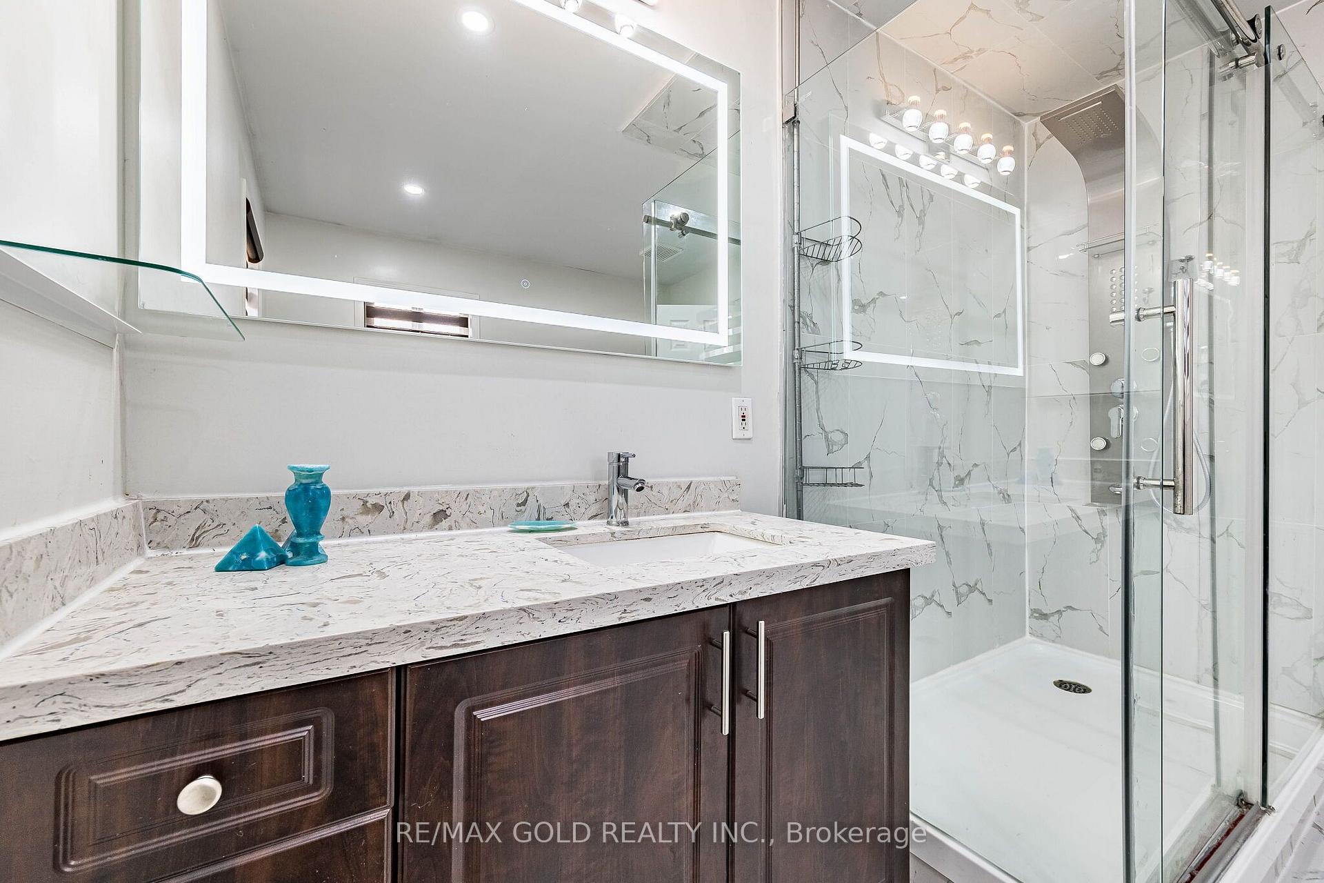 Photo 22 of 60 Four Seasons Circle, Brampton, Fletcher's Meadow — HOMEH