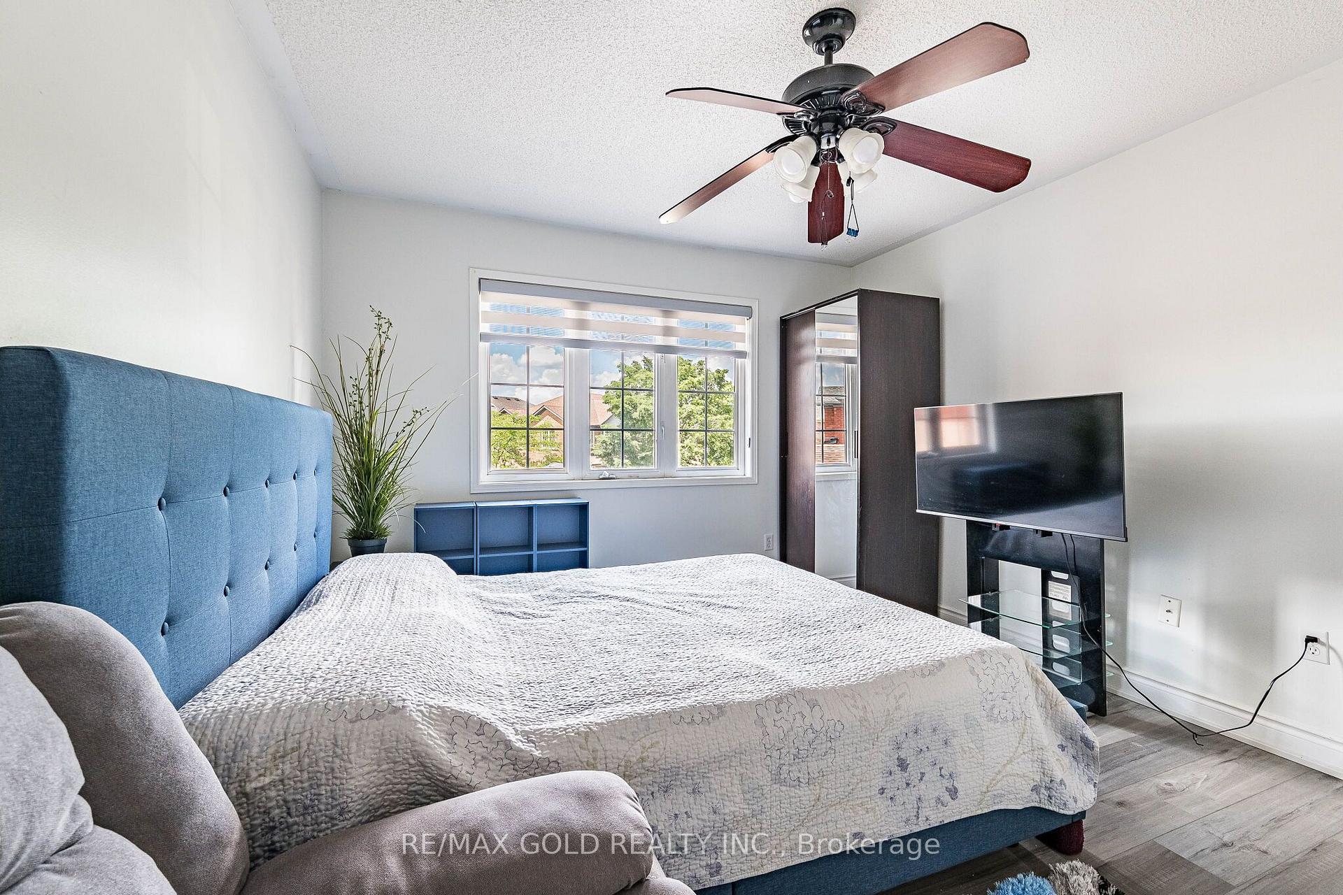 Photo 25 of 60 Four Seasons Circle, Brampton, Fletcher's Meadow — HOMEH