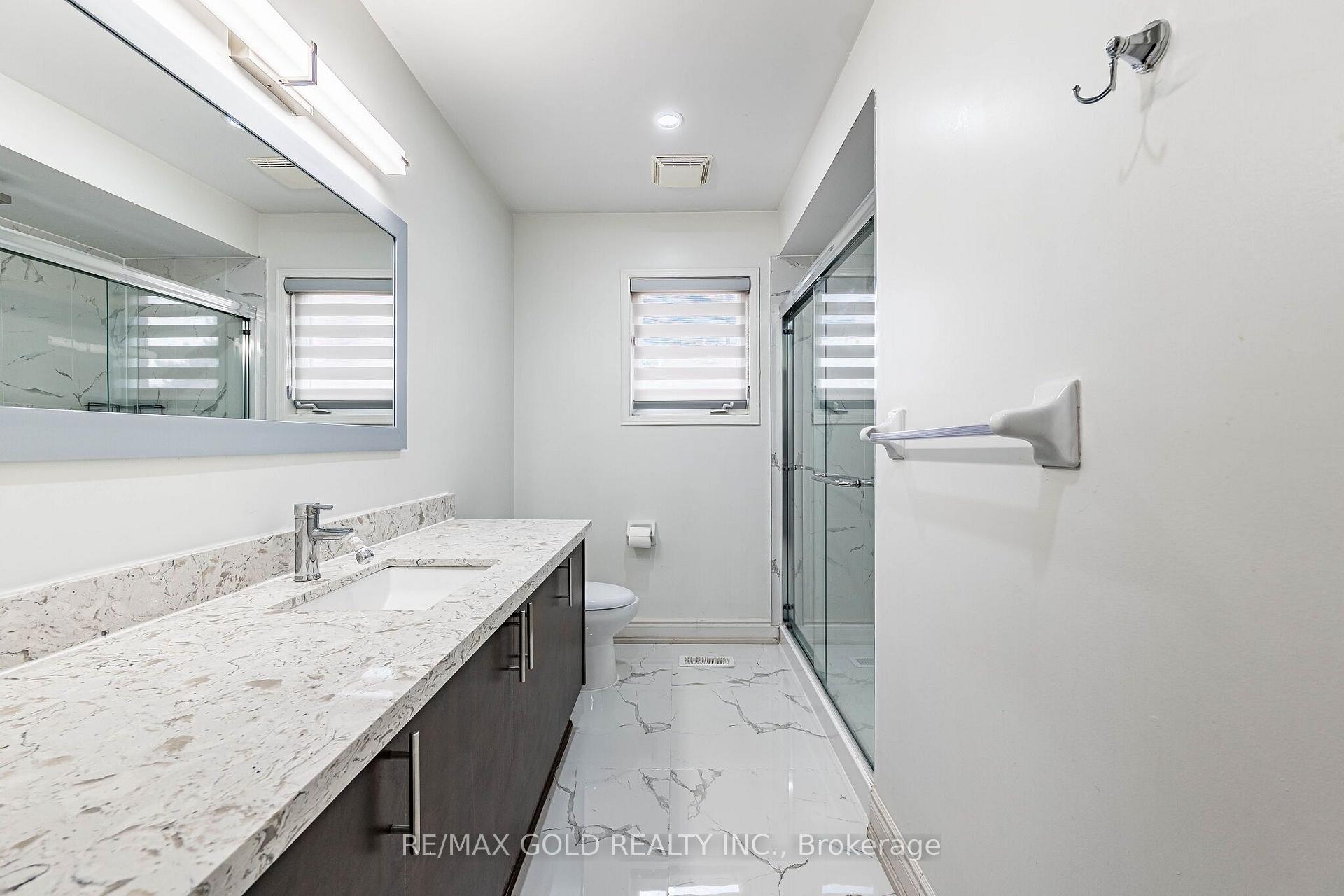 Photo 26 of 60 Four Seasons Circle, Brampton, Fletcher's Meadow — HOMEH