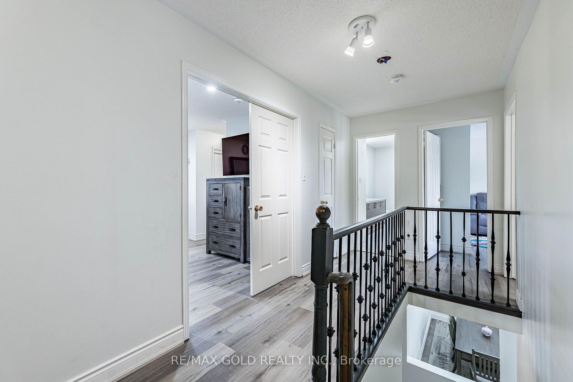 Photo 28 of 60 Four Seasons Circle, Brampton, Fletcher's Meadow — HOMEH